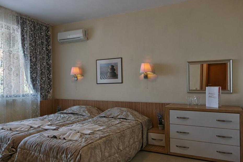 Александра Hotel Sveti Vlas Exterior photo