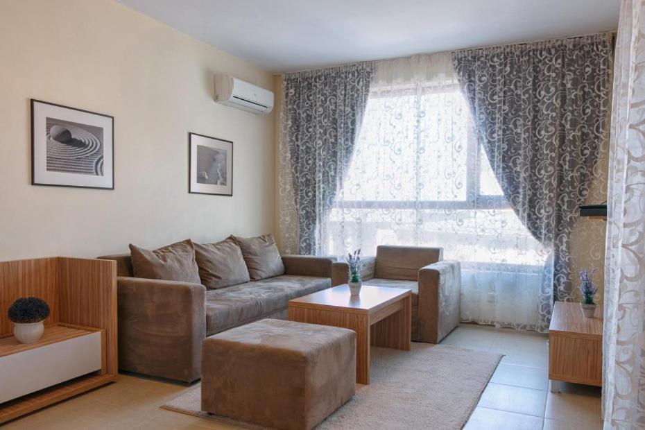 Александра Hotel Sveti Vlas Exterior photo