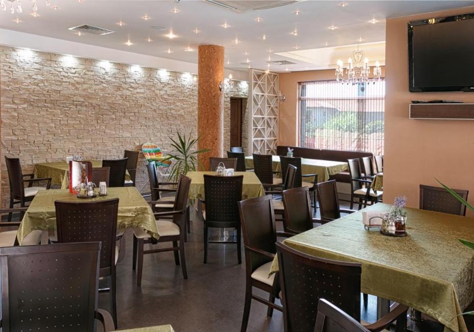 Александра Hotel Sveti Vlas Exterior photo