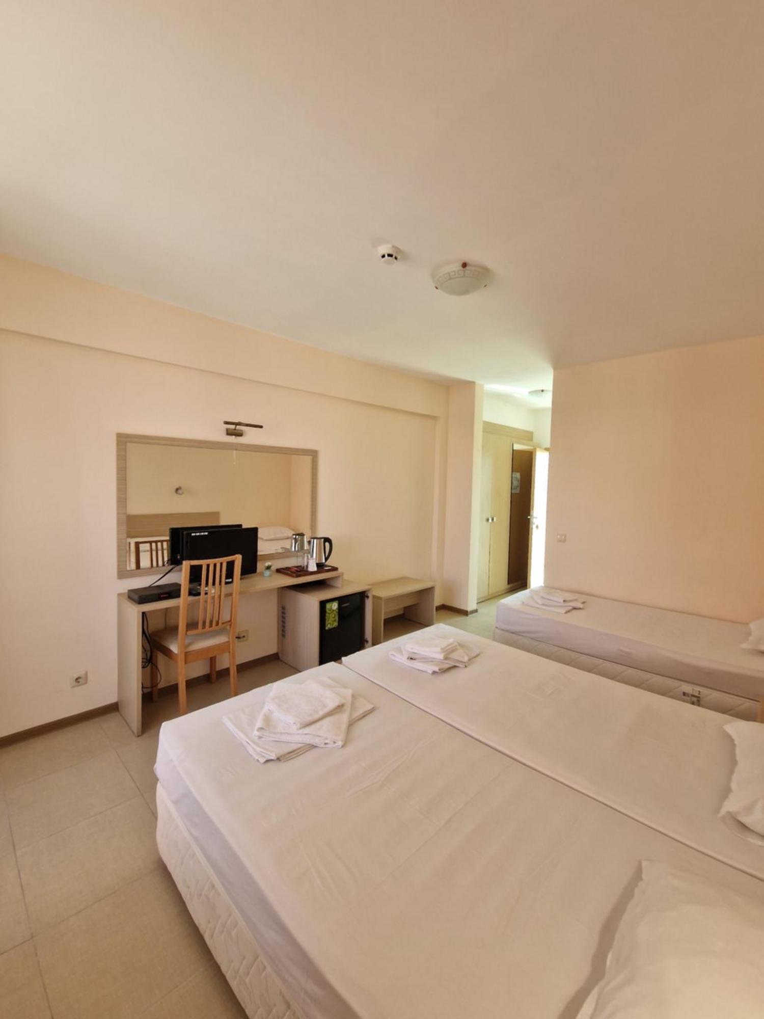 Александра Hotel Sveti Vlas Exterior photo