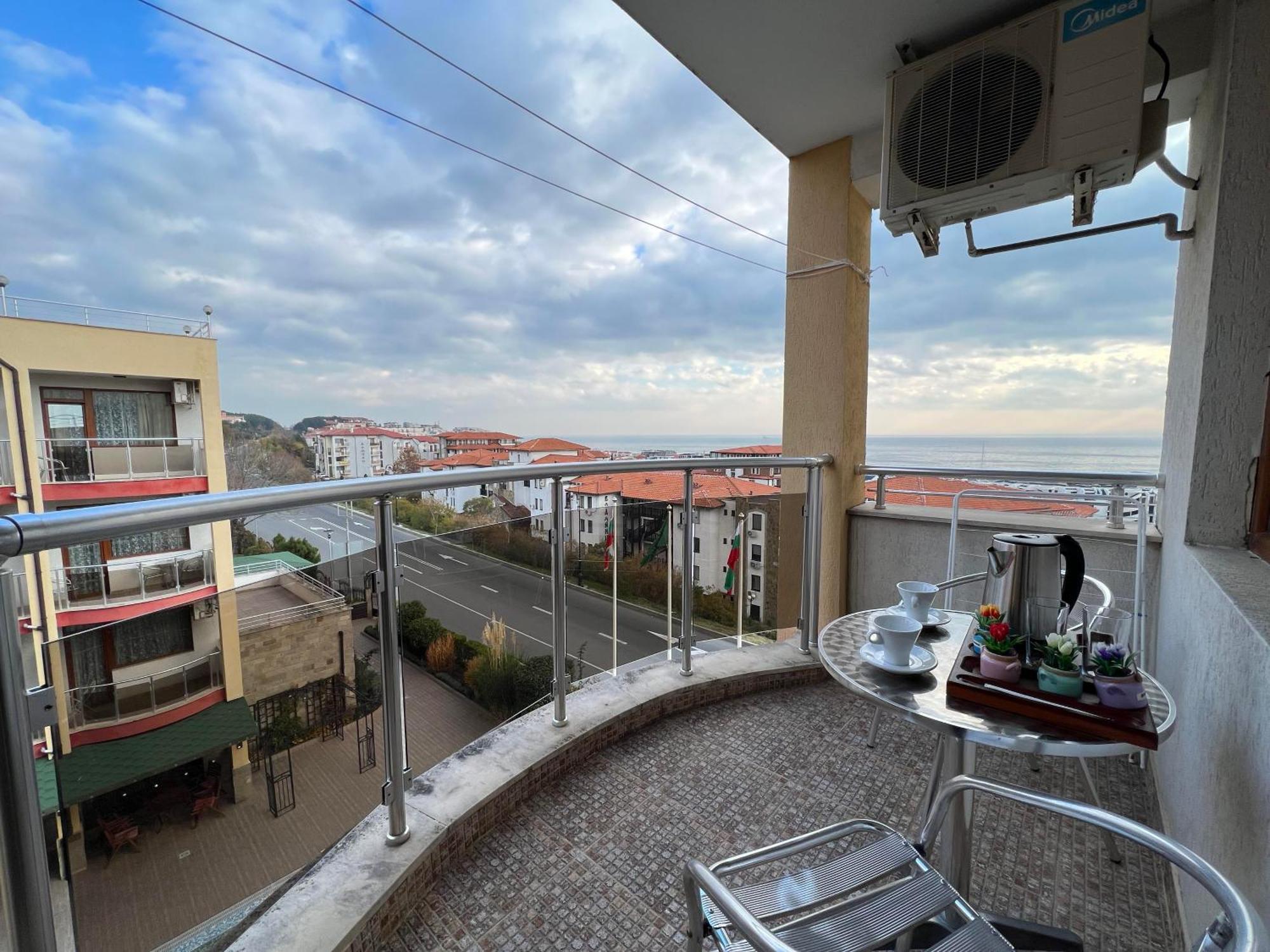 Александра Hotel Sveti Vlas Exterior photo