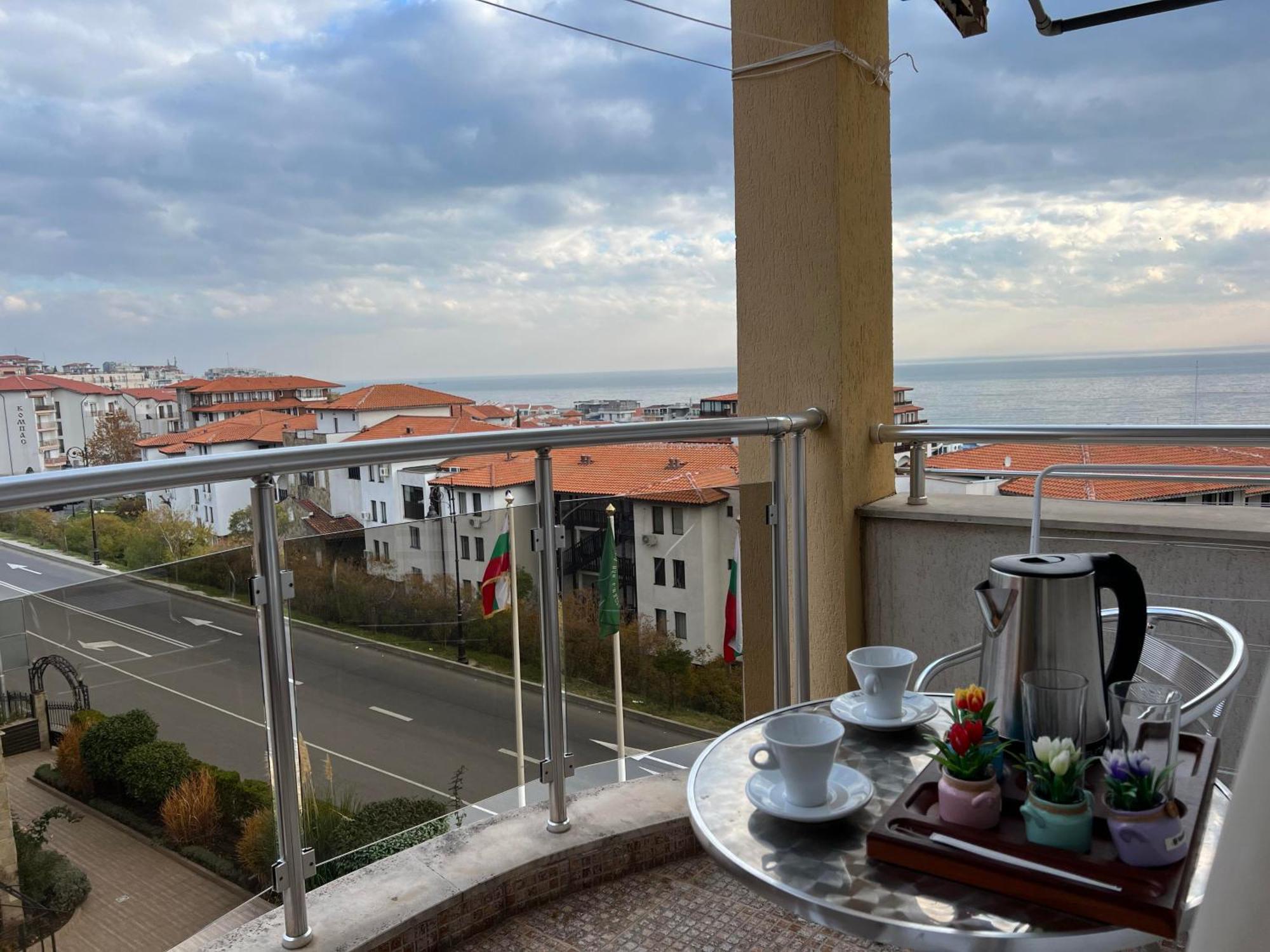 Александра Hotel Sveti Vlas Exterior photo