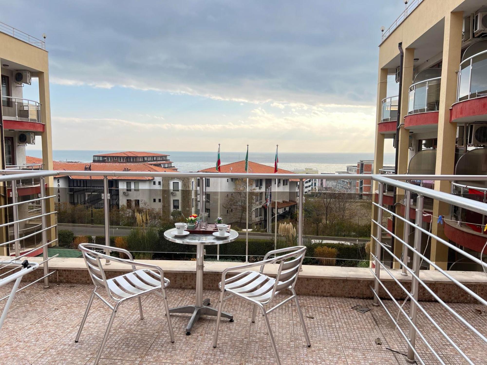 Александра Hotel Sveti Vlas Exterior photo