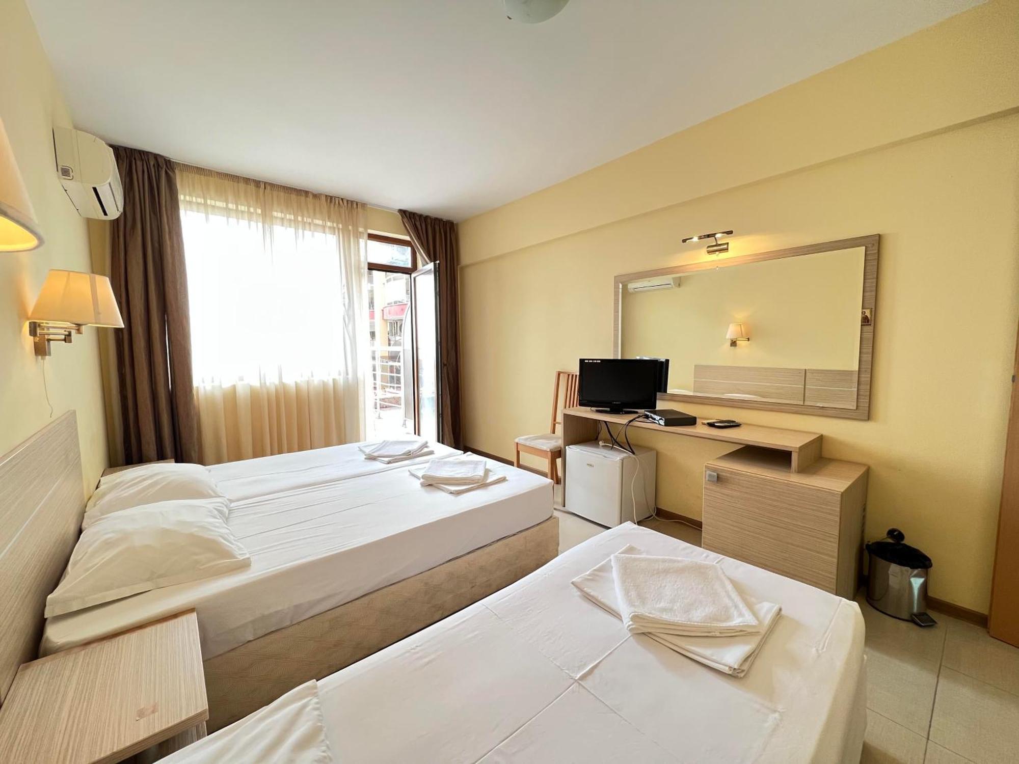 Александра Hotel Sveti Vlas Exterior photo