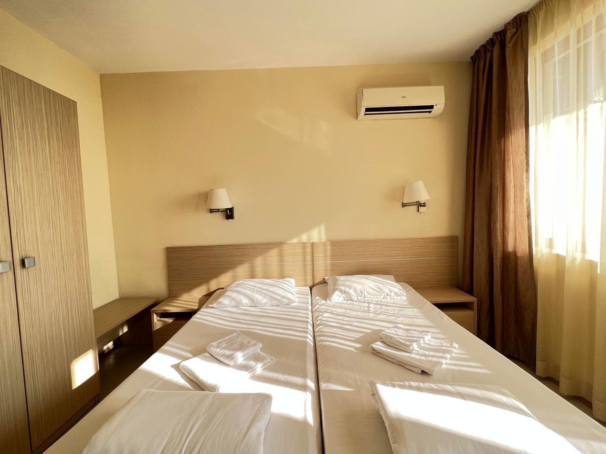 Александра Hotel Sveti Vlas Exterior photo